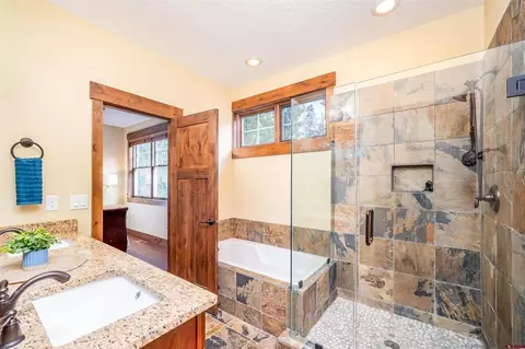 Bath - 259 Engineer Dr, Durango, CO 81301 photo 2 of 4