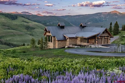 702 Prospect Dr, Crested Butte, CO 81225