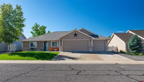 3208 Wheat Grass Dr, Montrose, CO 81401