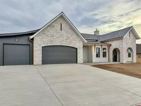 805 SE Pinyon St, Cedaredge, CO 81413