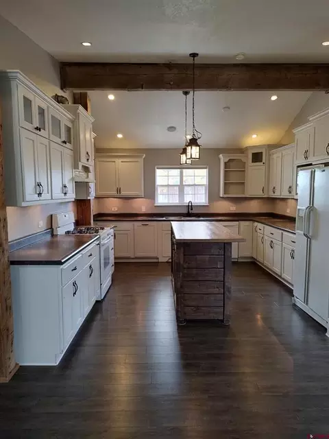 685 4th St, Sanford, CO 81151