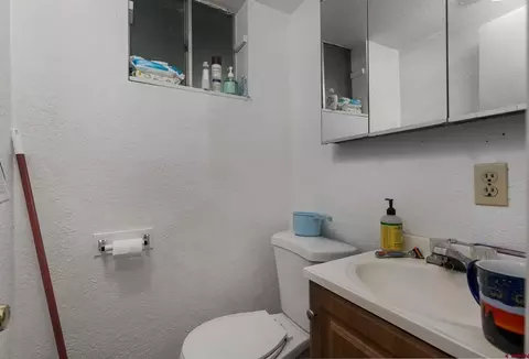 Bath - 470 Burns Ave, Ignacio, CO 81137 photo 1 of 2