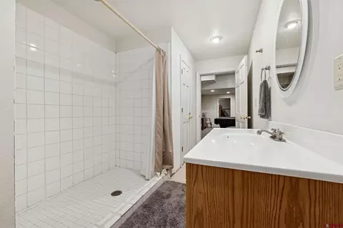 Bath - 333 Beaver Cir, Durango, CO 81301 photo 6 of 6