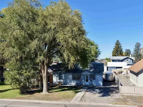 23 S 5th St, Montrose, CO 81401
