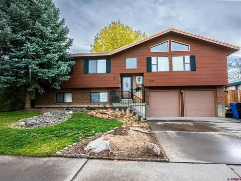 1323 Manchester Dr, Montrose, CO 81401
