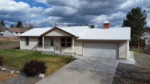 325 NE 4th St, Cedaredge, CO 81413
