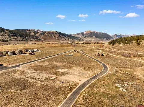 136 N Avion Dr, Crested Butte, CO 81224