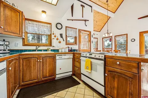 Kitchen - 145 Cliff Side Dr, Durango, CO 81301 photo 2 of 3