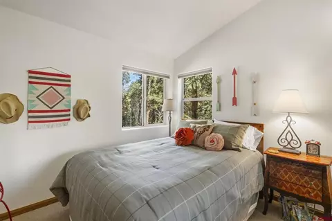 Bedroom - 437 County Road 200, Durango, CO 81301 photo 4 of 10