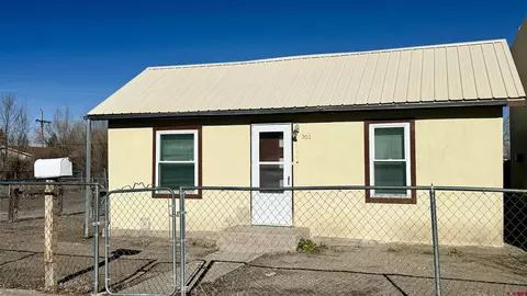 303 9th St, Alamosa, CO 81101