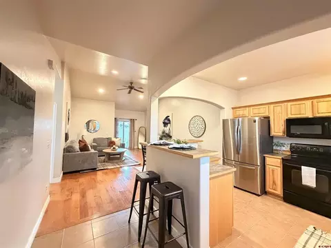 230 Crossroads Cir, Montrose, CO 81401