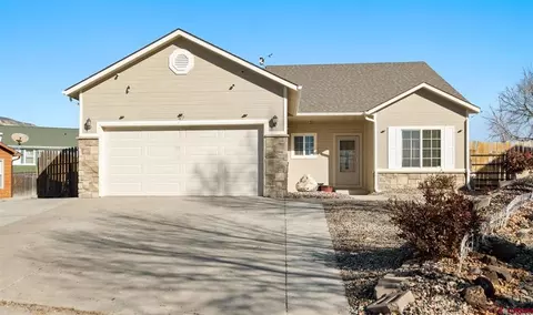 42 Eagle Ct, Parachute, CO 81635