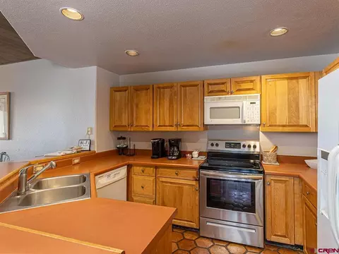 Kitchen - 117 Needles Way #421, Durango, CO 81301 photo 2 of 2