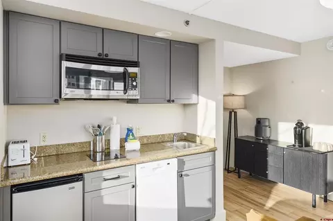 Kitchen - 6 Emmons Rd #351, Crested Butte, CO 81225 photo 3 of 4