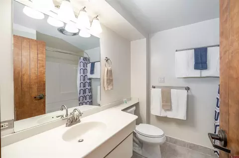 Bath - 314 N Tamarron Dr #231, Durango, CO 81301 photo 1 of 1
