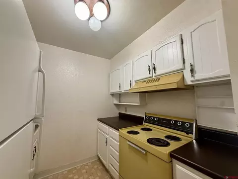 Kitchen - 34237 N Highway 550 # 27, Durango, CO 81301 photo 1 of 3