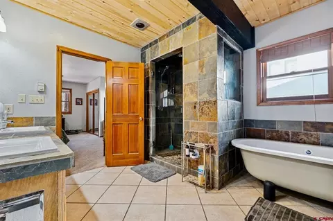 Bath - 323 Hogan Cir, Durango, CO 81301 photo 2 of 9