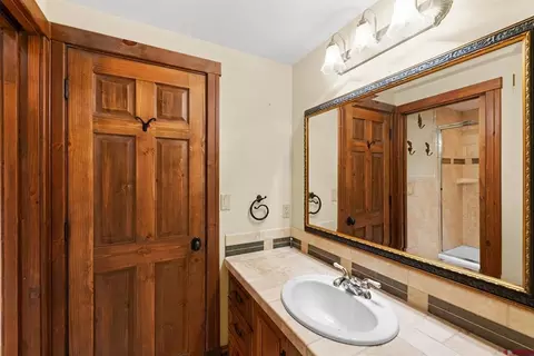 Bath - 1 Lapis Ln, Crested Butte, CO 81225 photo 2 of 4