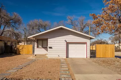 447 S 12th St, Montrose, CO 81401