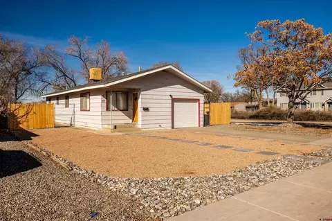 447 S 12th St, Montrose, CO 81401