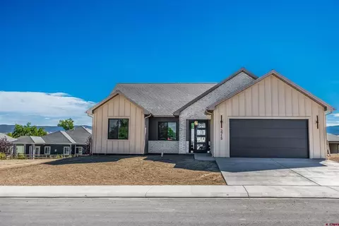 3715 Chestnut Dr, Montrose, CO 81401