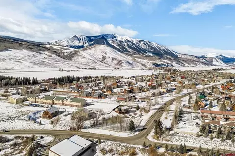 147 Cement Creek Rd, Crested Butte, CO 81224