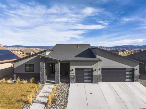 2509 Bear Lake Dr, Montrose, CO 81401