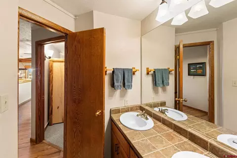 Bath - 11 Snowmass Rd #638, Crested Butte, CO 81224 photo 2 of 4