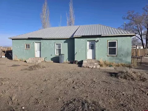 9 S Garcia St, Center, CO 81125