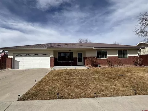 1314 Manchester Dr, Montrose, CO 81401