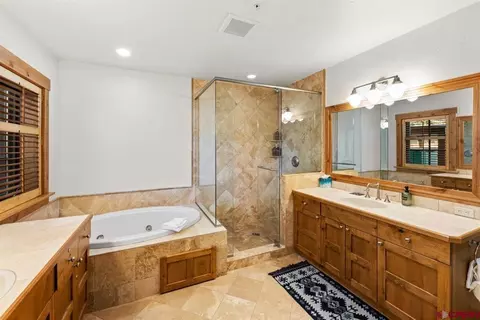 Bath - 14 Hunter Hill Rd #A208, Crested Butte, CO 81225 photo 2 of 4