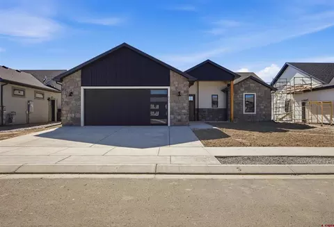 633 Alta Lakes Ave, Montrose, CO 81403