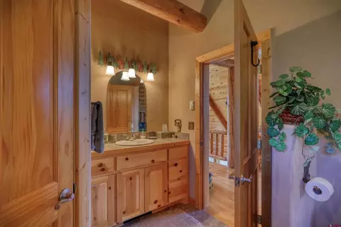 Bath - 1001 Soaring Eagle Ct, Chromo, CO 81128 photo 2 of 3
