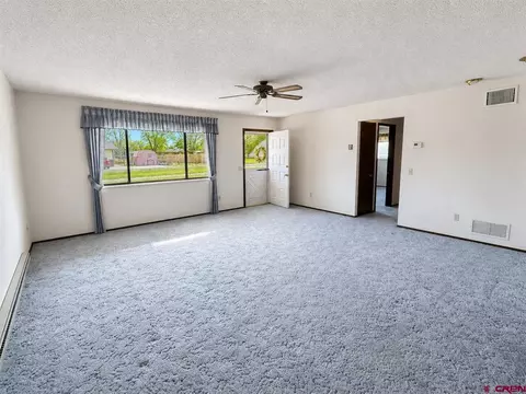 Living - 675 Veinte Dr, Delta, CO 81416 photo 3 of 7