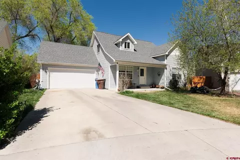 301 Colonial Ct, Montrose, CO 81401