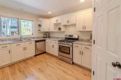 Kitchen - 34 Crocus Ct, Durango, CO 81301 photo 2 of 3