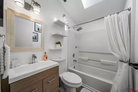 Bath - 461 Far View Rd, Durango, CO 81303 photo 4 of 4
