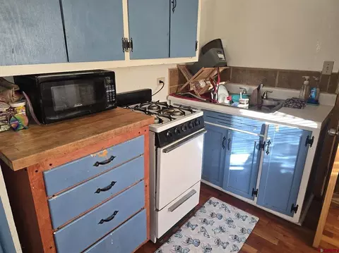 Kitchen - 3100 W 3104 W 2nd Ave, Durango, CO 81301 photo 3 of 4