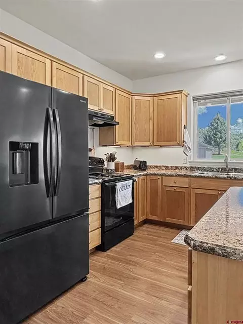 Kitchen - 1505 SE Stonebridge Dr, Cedaredge, CO 81413 photo 5 of 7