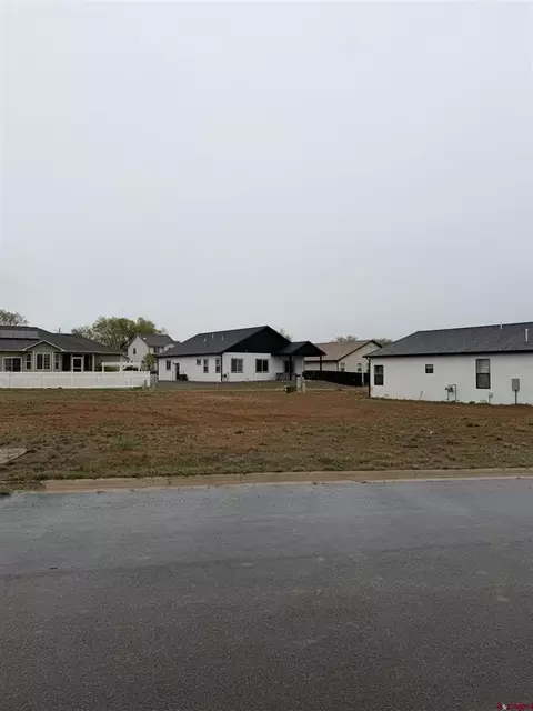 522 Jarrett Ave, Cortez, CO 81321 photo 2