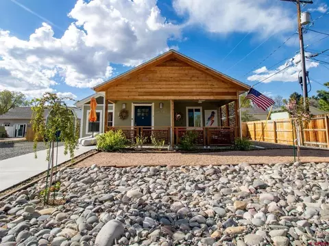 937 S 10th St, Montrose, CO 81401
