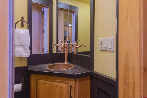 Bath - 16 Snowmass Rd #7, Crested Butte, CO 81225 photo 5 of 8