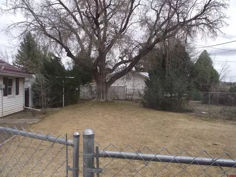 Exterior - 1081 E 13th St, Delta, CO 81416 photo 4 of 9