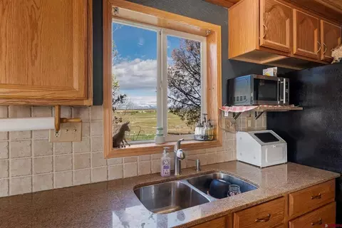 Kitchen - 262 Moon Shadow Ln, Ignacio, CO 81137 photo 3 of 4