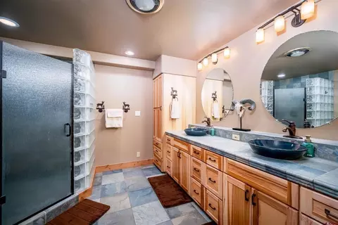 Bath - 73 S Tamarron Dr #823/824/825, Durango, CO 81301 photo 1 of 7