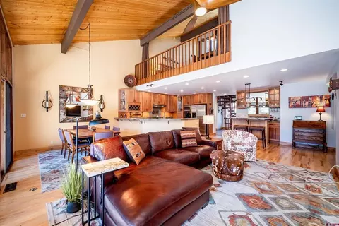 Living - 73 S Tamarron Dr #823/824/825, Durango, CO 81301 photo 2 of 5