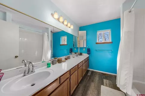 Bath - 89 Hermosa View Dr, Durango, CO 81301 photo 2 of 5