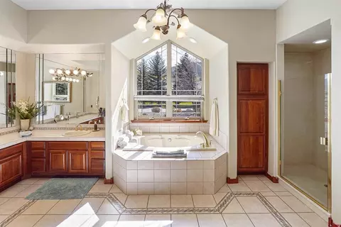 Bath - 496 Horse Thief Ln, Durango, CO 81301 photo 2 of 4