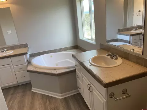 Bath - 428 County Road 314, Ignacio, CO 81137 photo 2 of 4