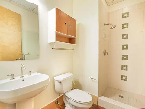 Bath - 555 Rivergate Ln #B2-139, Durango, CO 81301 photo 5 of 5